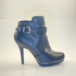 Andiamo Black Platform Ankle Boots